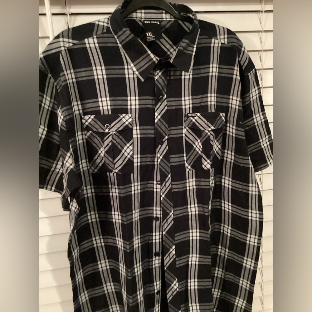 ZOO YORK XXL B/W BUTTON UP SHIRT